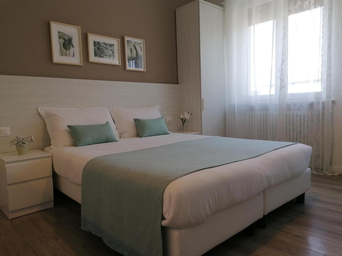Bed Da Anna Hotel Peschiera del Garda Ngoại thất bức ảnh