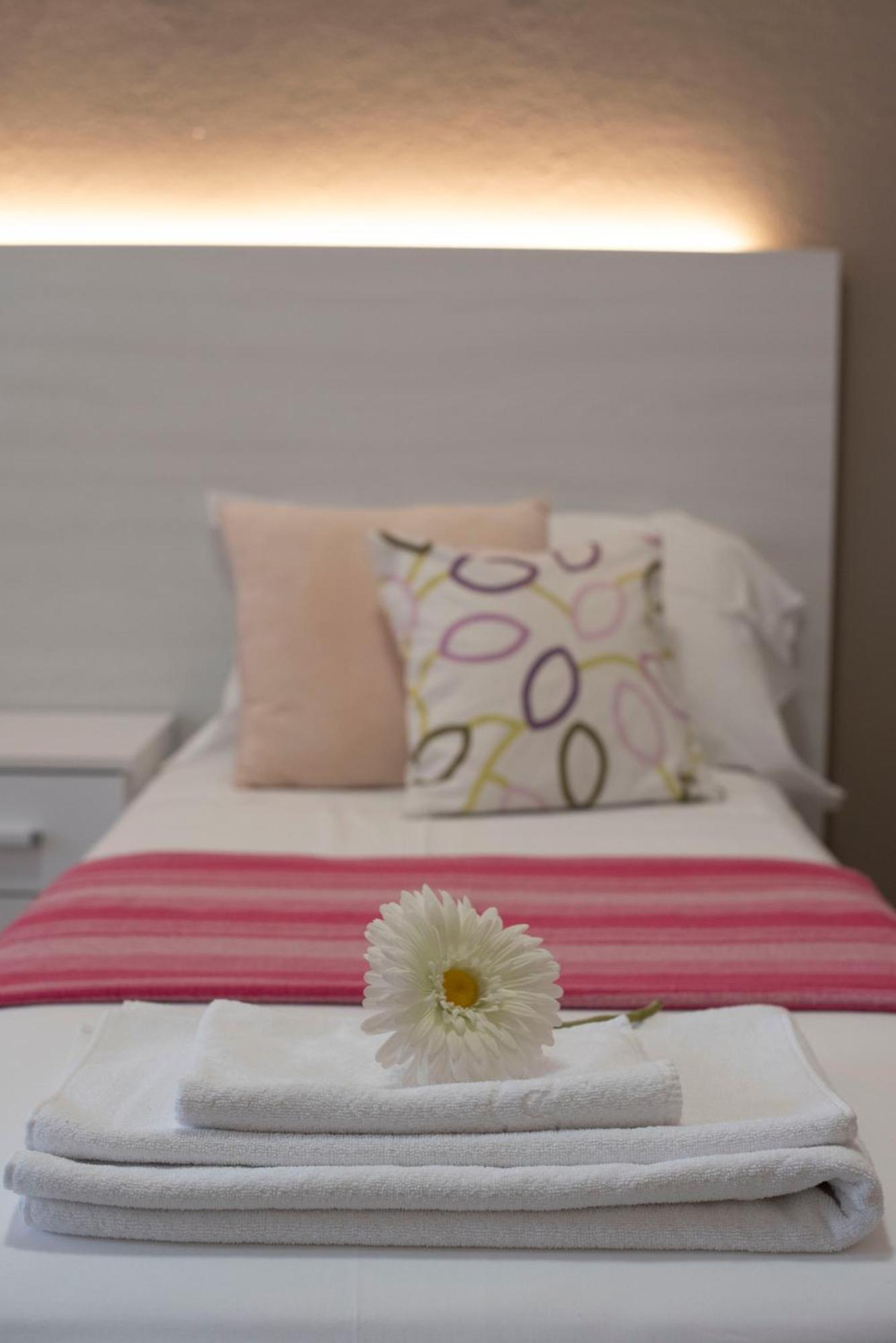 Bed Da Anna Hotel Peschiera del Garda Phòng bức ảnh